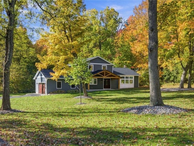 7925 Pear Tree Drive, Chesterland, OH 44026 Photo 2