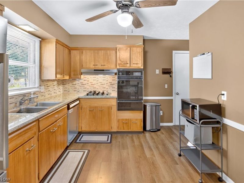 4744 Timberview Drive , Vermilion, OH 44089 Photo 8