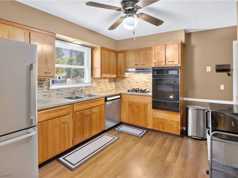 4744 Timberview Drive , Vermilion, OH 44089 Photo 9