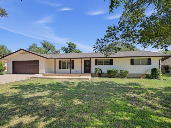 1611 Mesquite LN , Georgetown, TX 78628