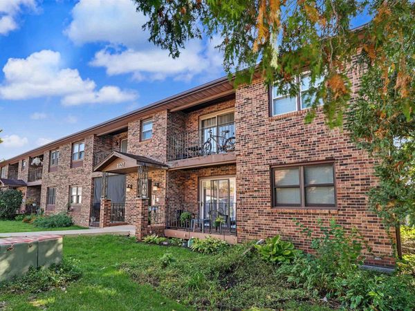 1127 Flammang Drive, Unit #4, Waterloo, IA 50702