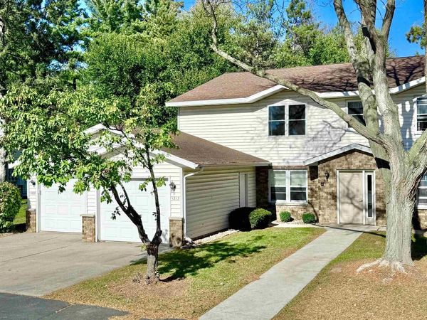 1213 N Forest Lane, Prairie Du Sac, WI 53578