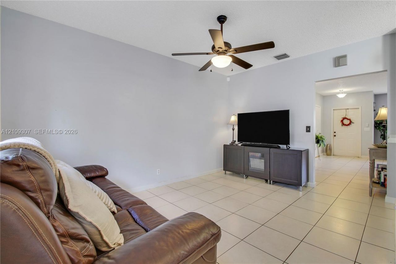 9561 Bradshaw Ln, Tamarac, FL 33321 Photo