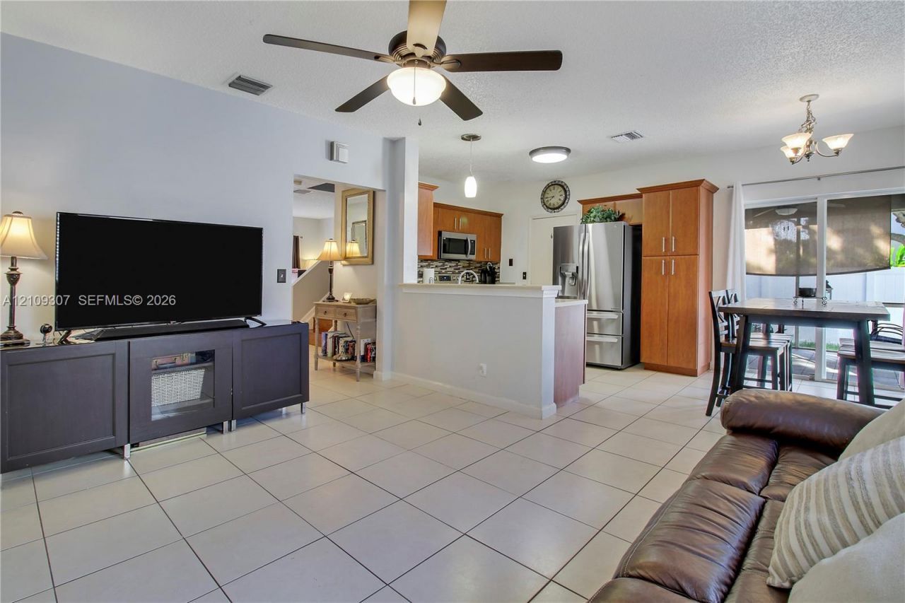 9561 Bradshaw Ln, Tamarac, FL 33321 Photo