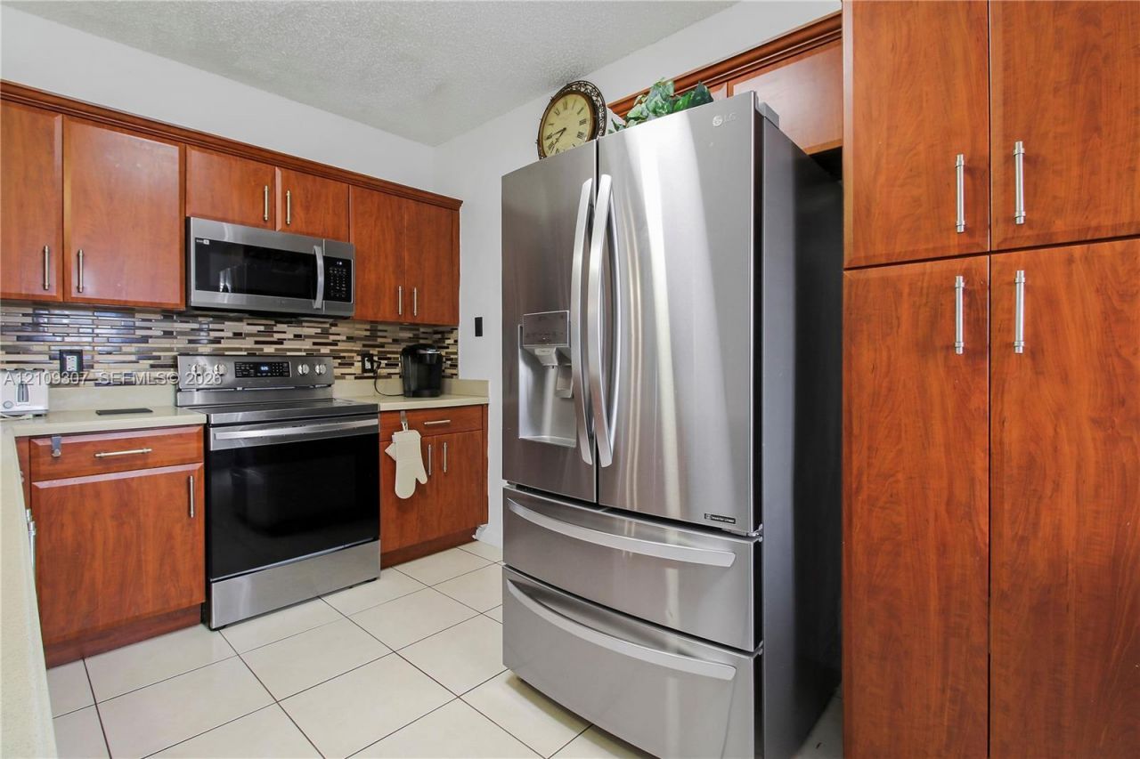 9561 Bradshaw Ln, Tamarac, FL 33321 Photo