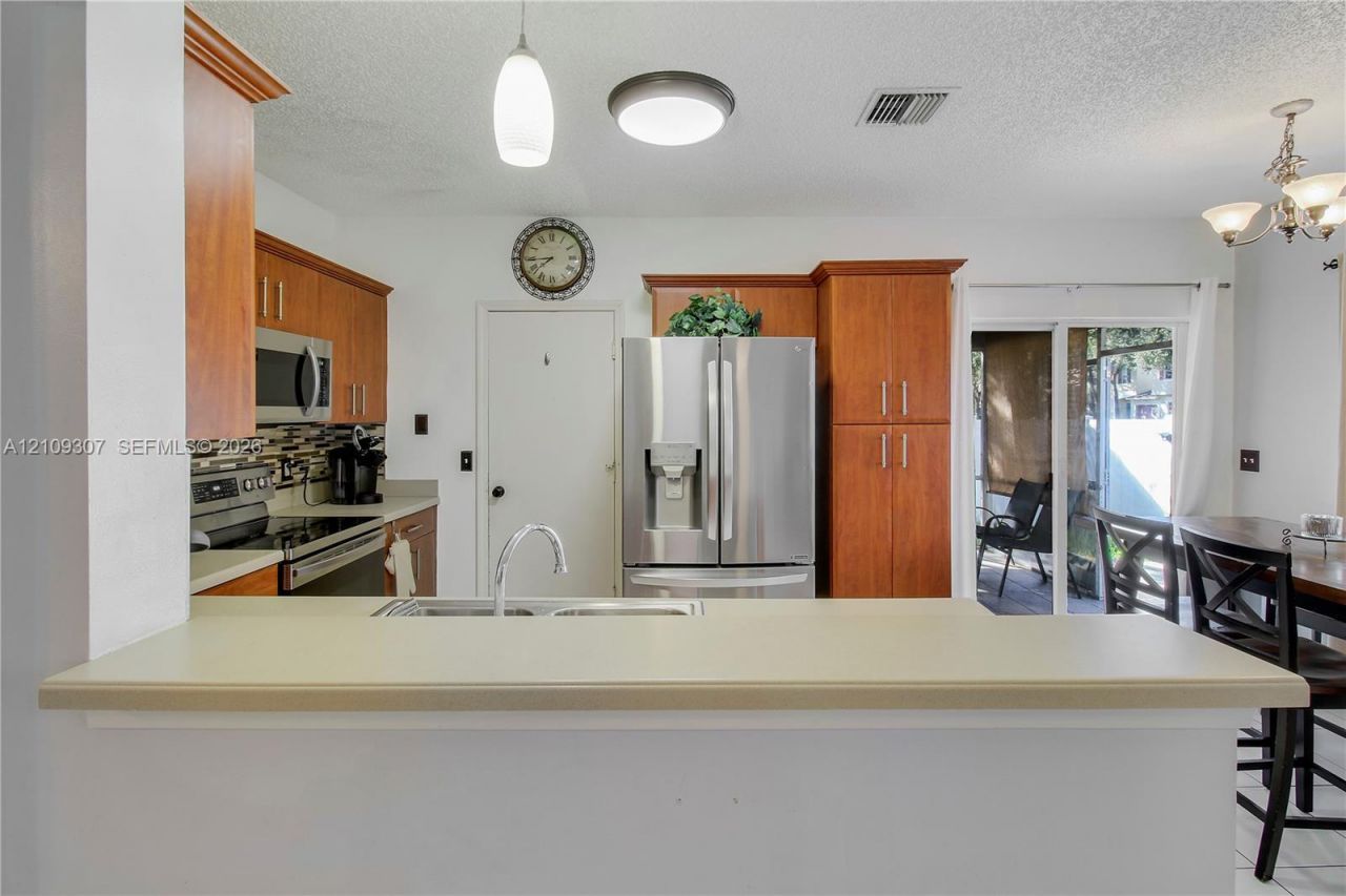 9561 Bradshaw Ln, Tamarac, FL 33321 Photo