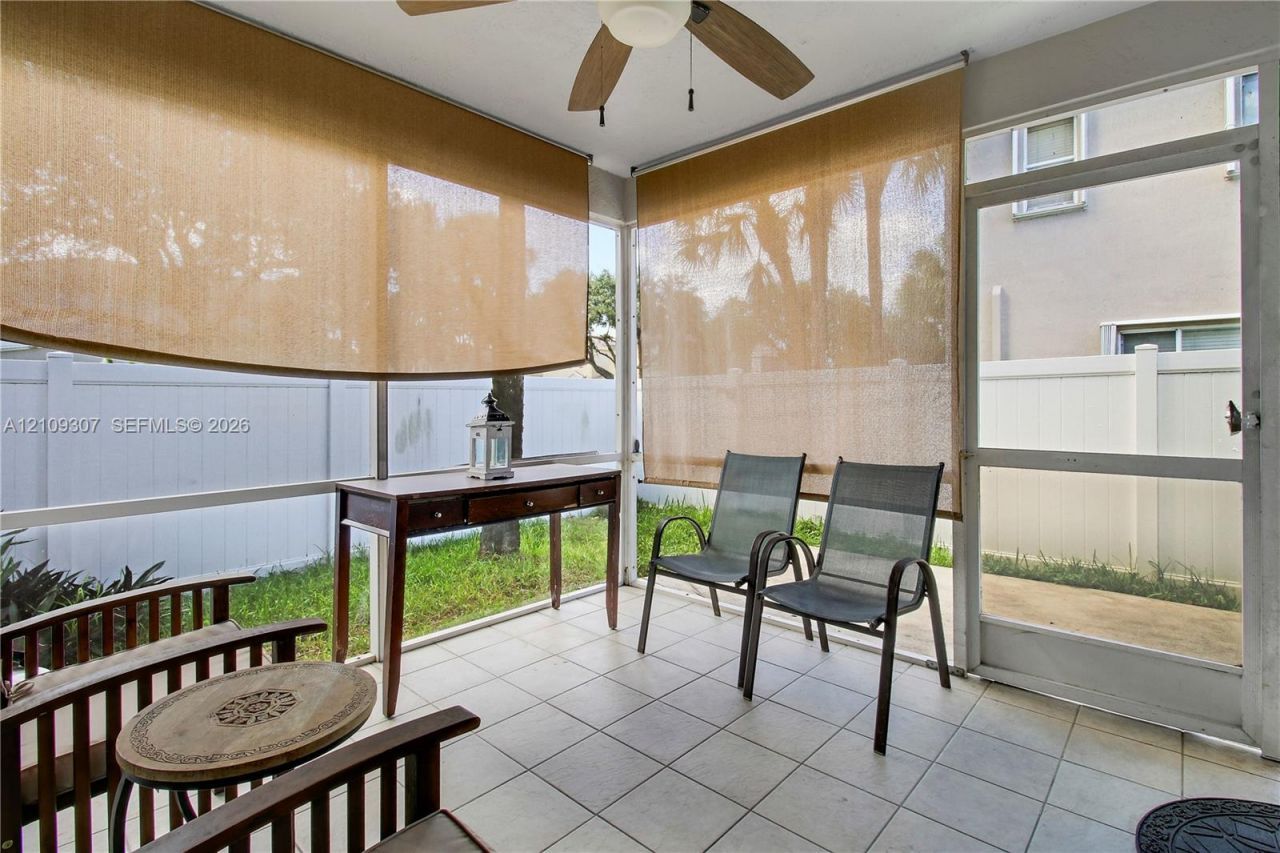9561 Bradshaw Ln, Tamarac, FL 33321 Photo