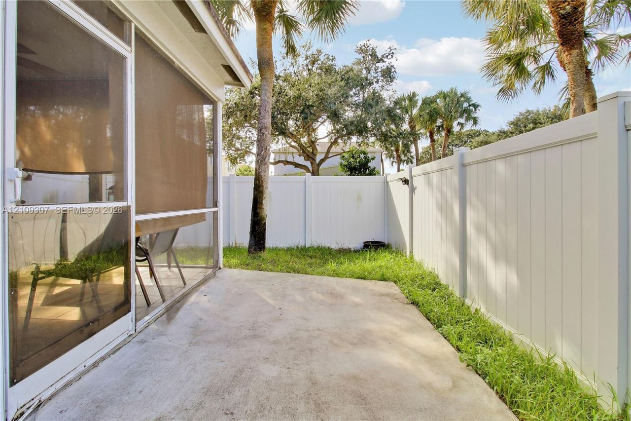 9561 Bradshaw Ln, Tamarac, FL 33321 Photo