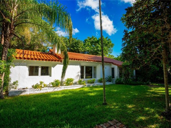 711 NE 71st St , Miami, FL 33138