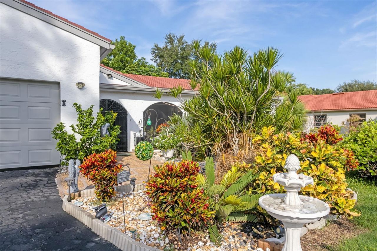7236 Las Casas Dr , Sarasota, FL 34243 Photo