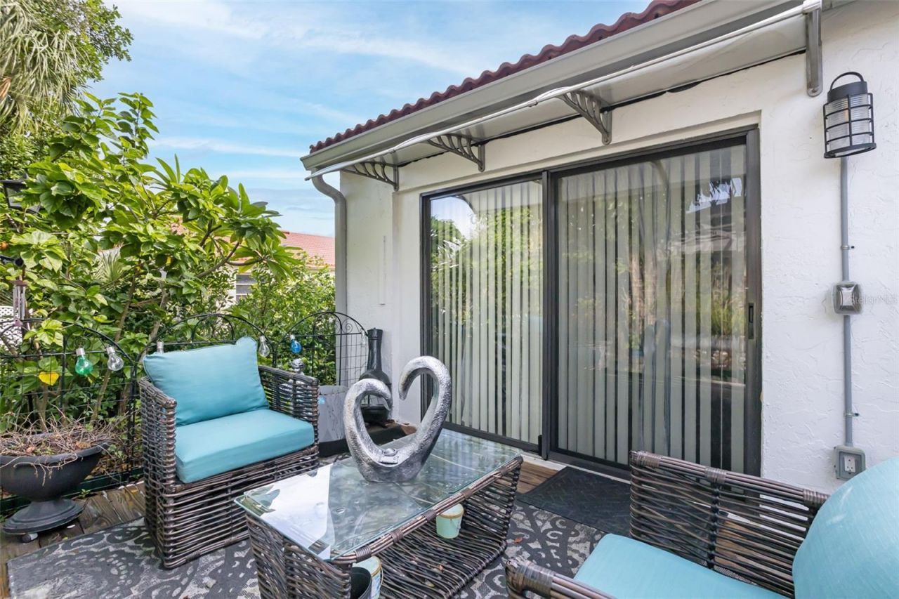 7236 Las Casas Dr , Sarasota, FL 34243 Photo