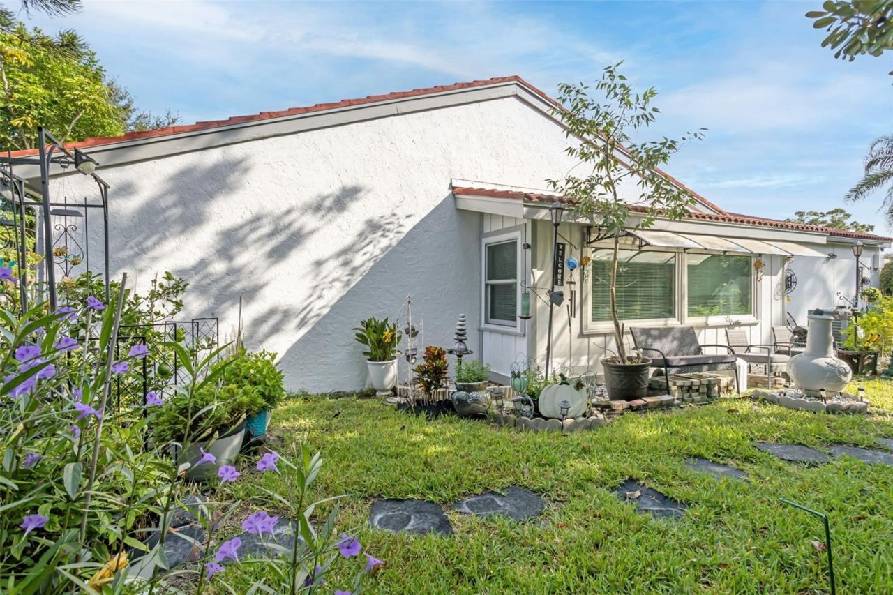 7236 Las Casas Dr , Sarasota, FL 34243 Photo