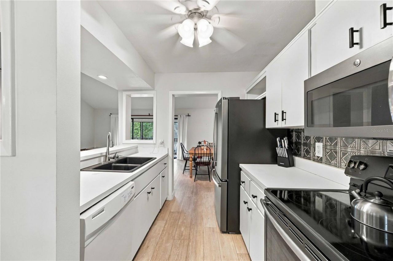 1711 Pelican Cove Road , Unit 443, Sarasota, FL 34231 Photo