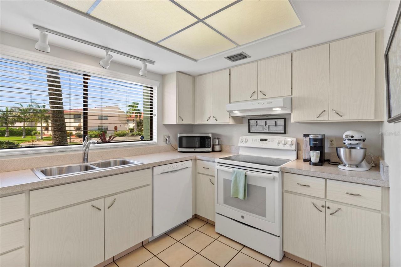 6703 Midnight Pass Road, Unit 101, Sarasota, FL 34242 Photo
