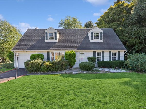 115 Rosemont Avenue , Farmingville, NY 11738