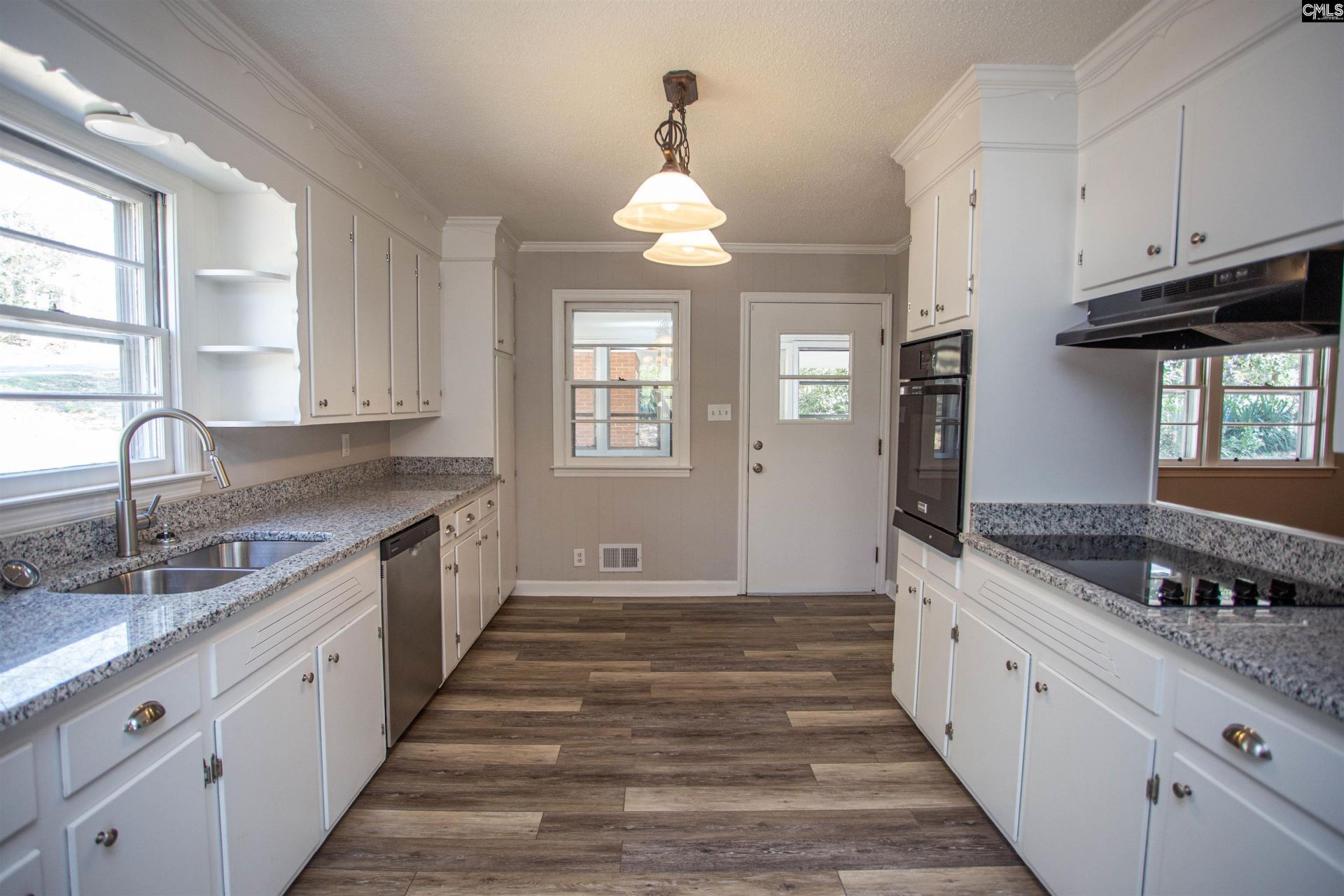1110 Roberts Street Photo 12