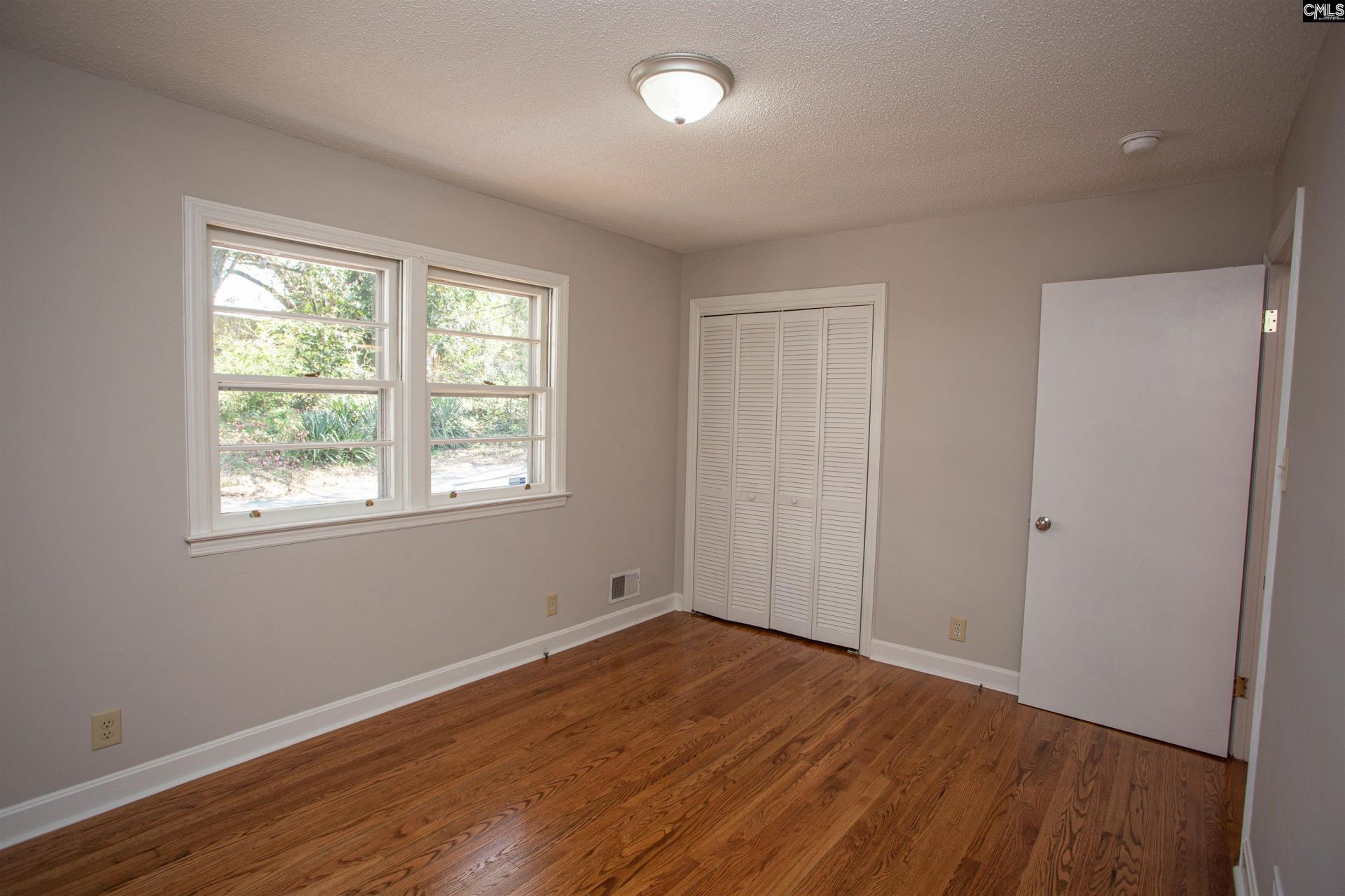 1110 Roberts Street Photo 18