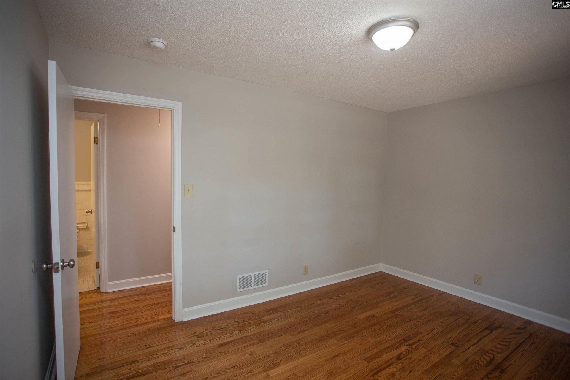 1110 Roberts Street Photo 19