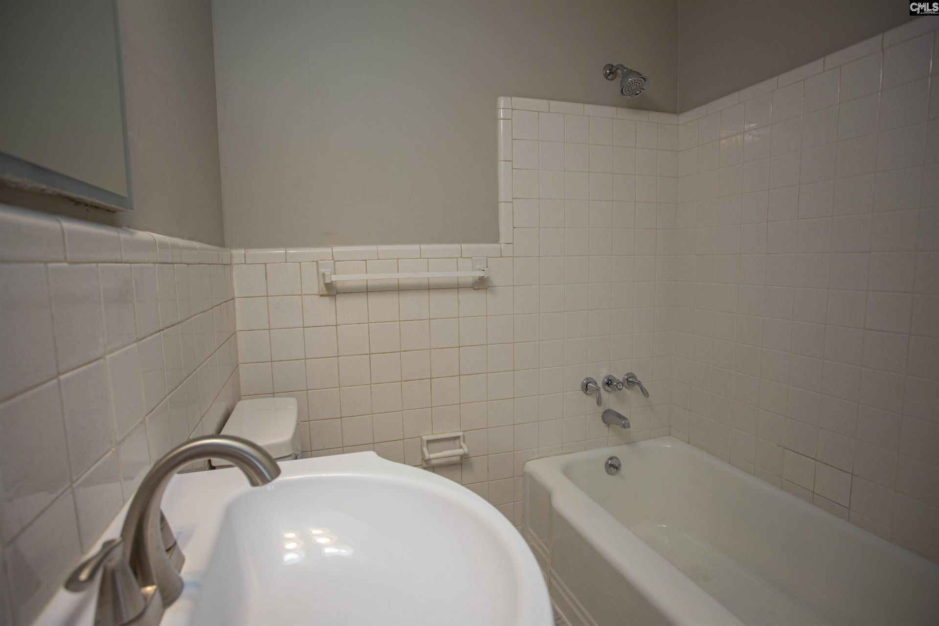 1110 Roberts Street Photo 20