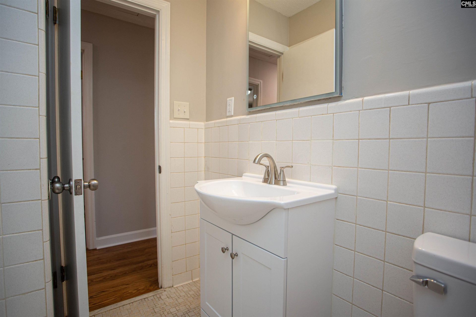 1110 Roberts Street Photo 21