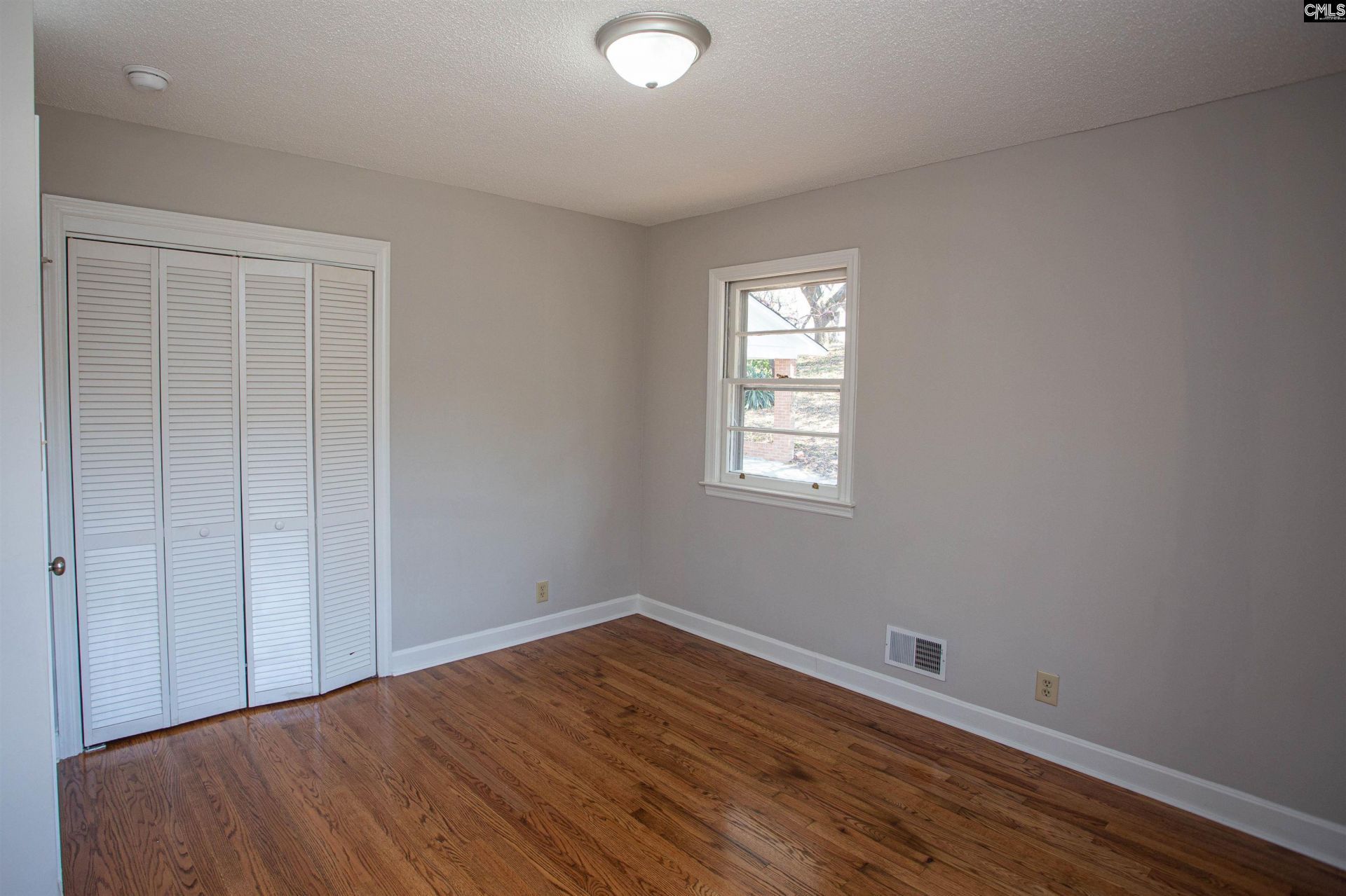 1110 Roberts Street Photo 26