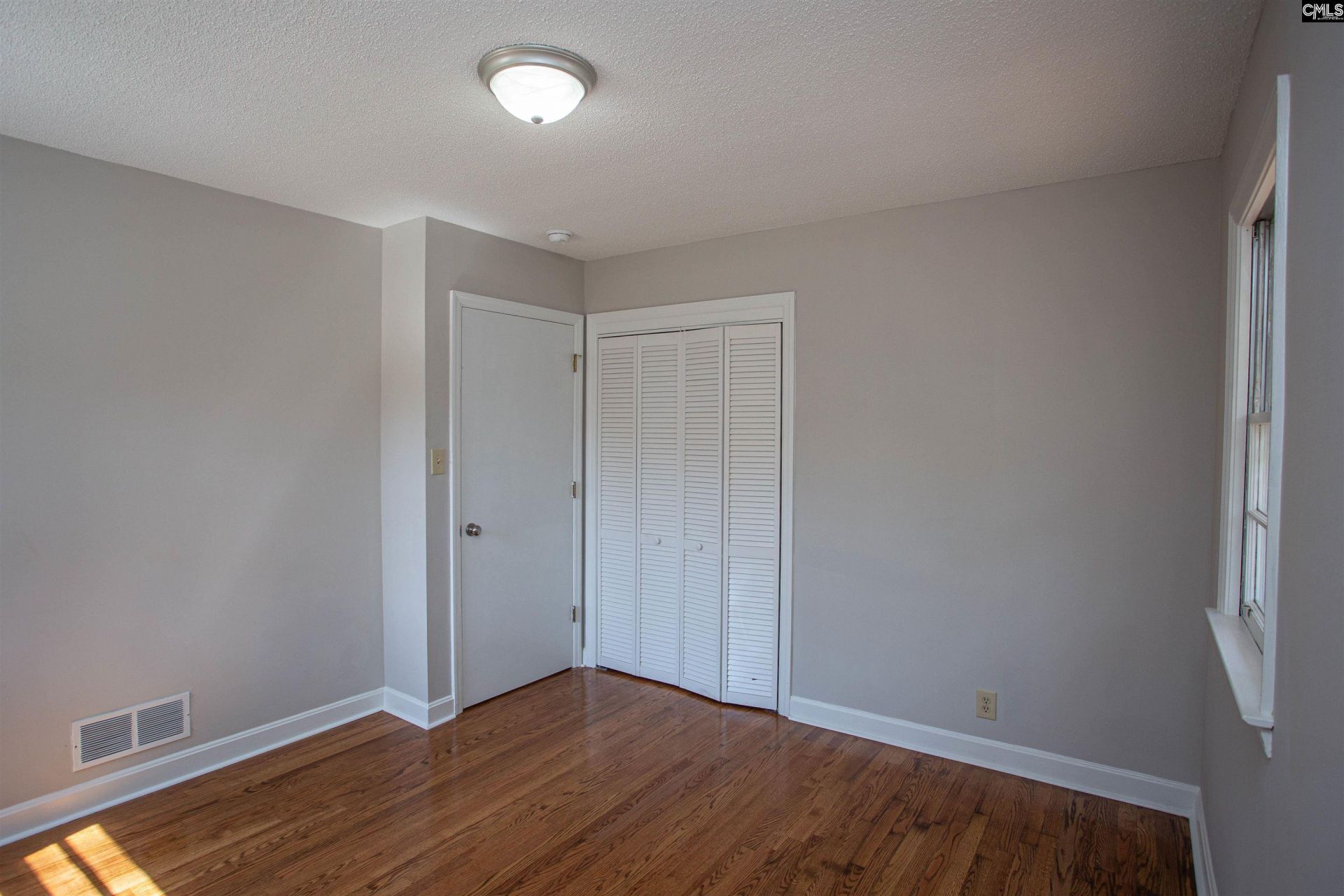 1110 Roberts Street Photo 27