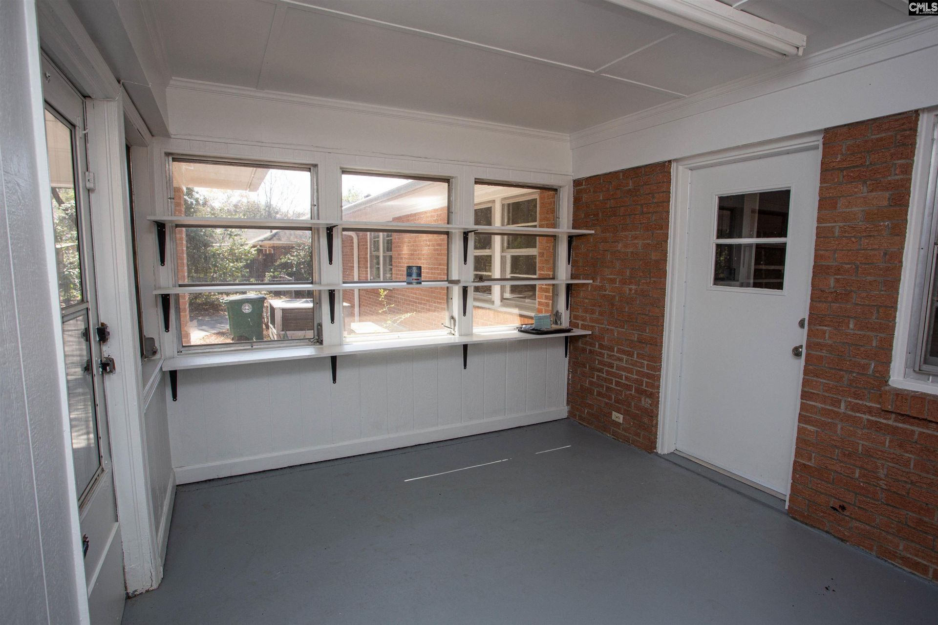 1110 Roberts Street Photo 28