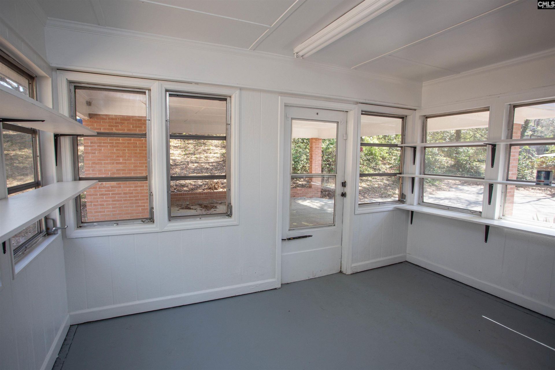 1110 Roberts Street Photo 29