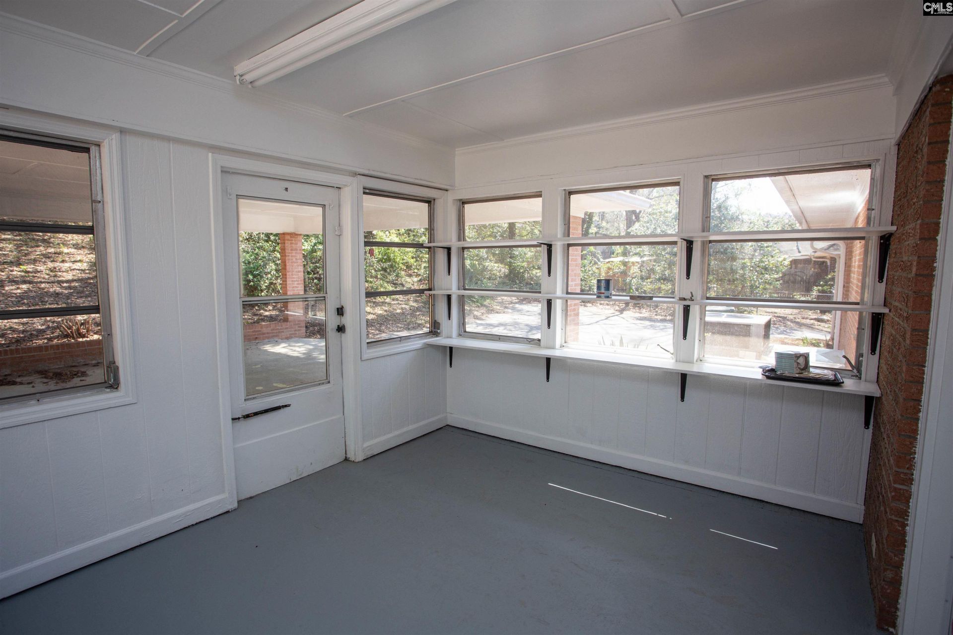1110 Roberts Street Photo 30