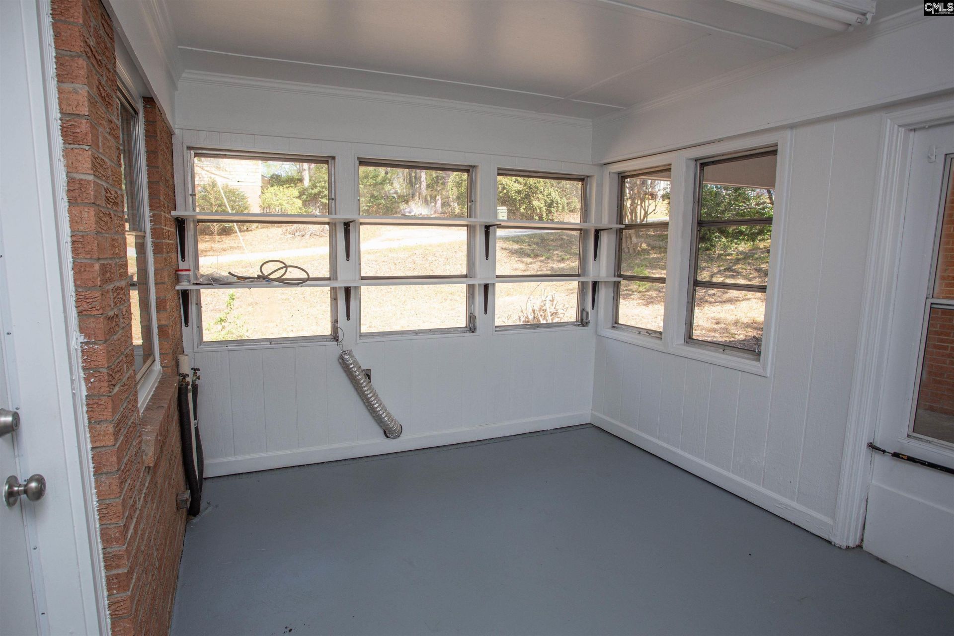 1110 Roberts Street Photo 31