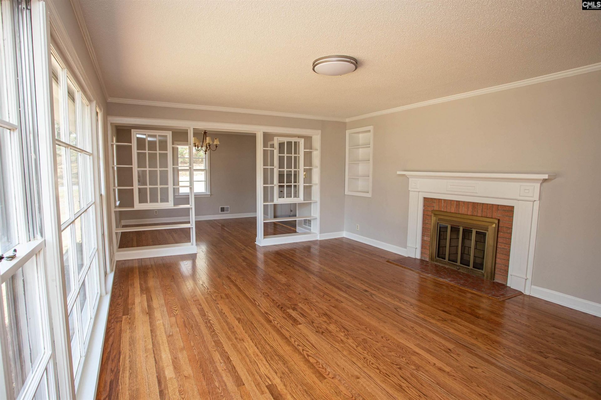 1110 Roberts Street Photo 6