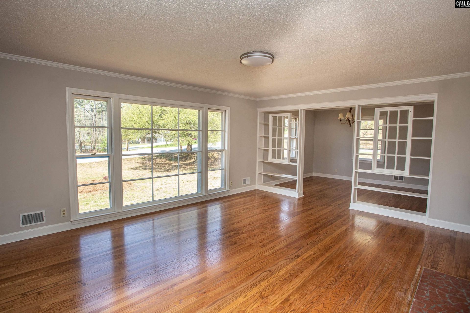 1110 Roberts Street Photo 7