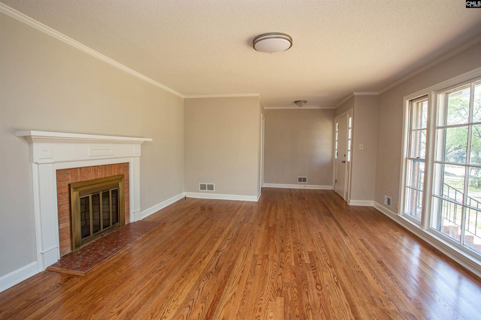 1110 Roberts Street Photo 8