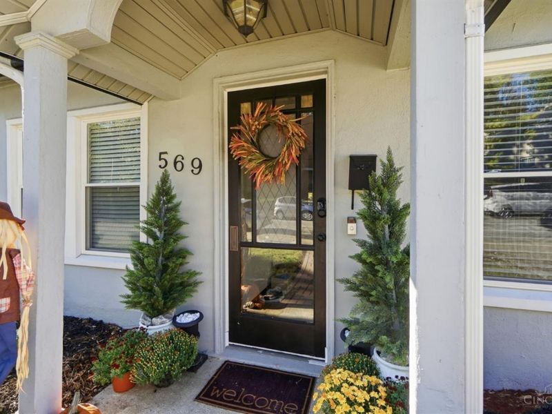 569 Torrence Lane, Cincinnati, OH 45208 Photo 2