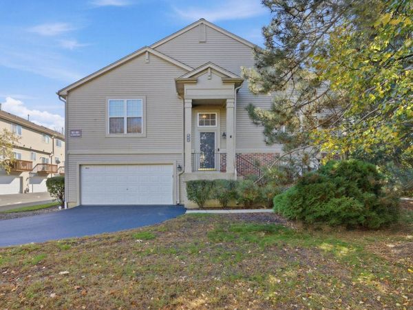 961 Ellsworth Drive, Unit 2, Grayslake, IL 60030