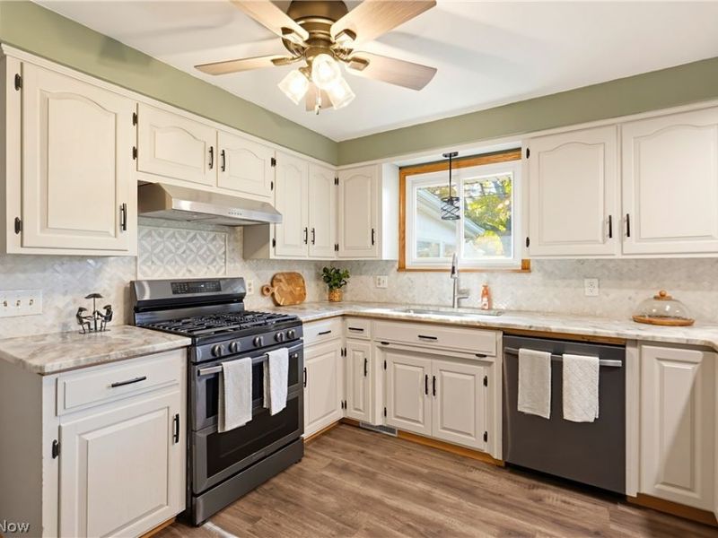 1526 Edmar Street, Louisville, OH 44641 Photo 14