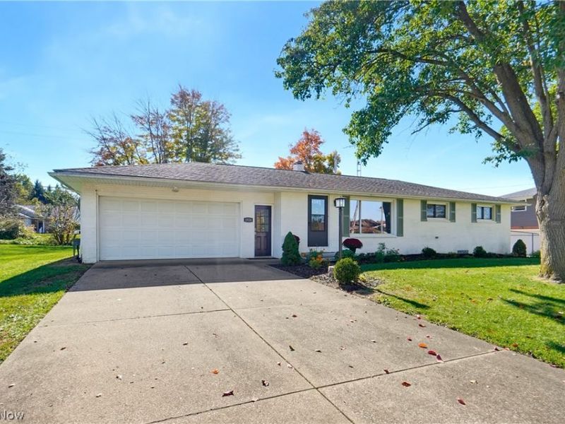 1526 Edmar Street, Louisville, OH 44641 Photo 2