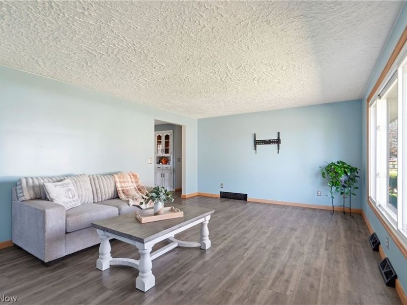 1526 Edmar Street, Louisville, OH 44641 Photo 7