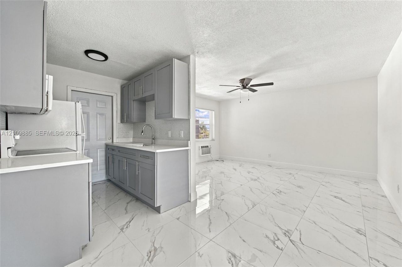 1921 SW 69th Ave , Unit 209, Pembroke Pines, FL 33023 Photo