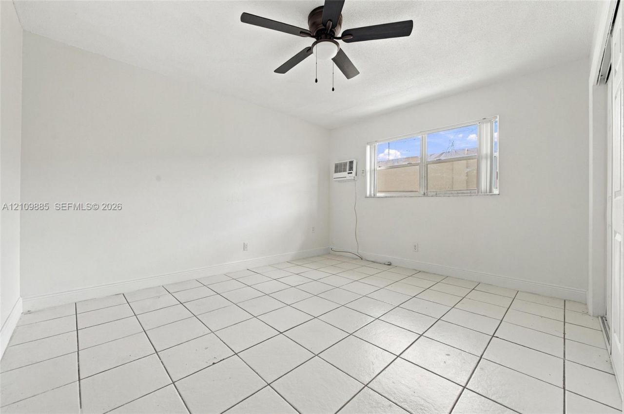 1921 SW 69th Ave , Unit 209, Pembroke Pines, FL 33023 Photo