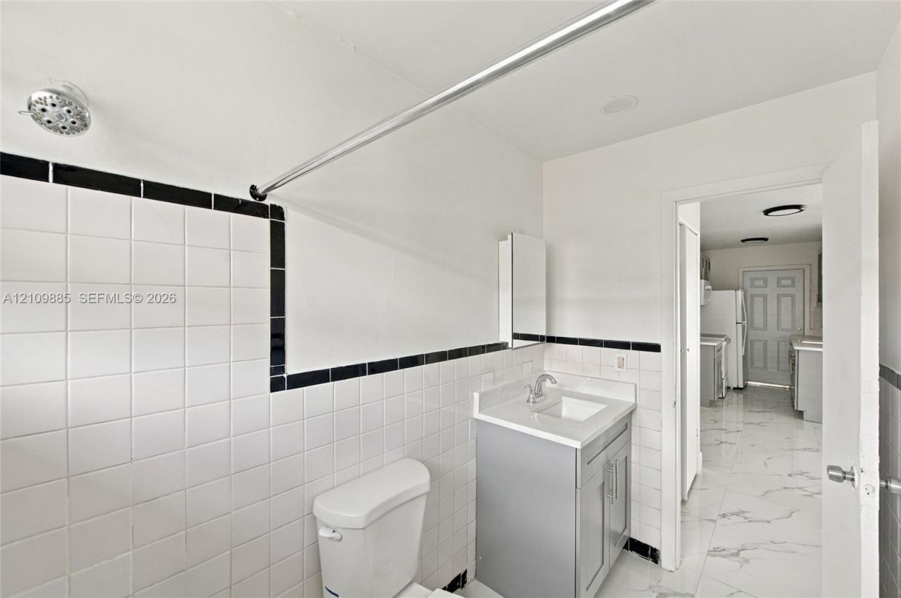 1921 SW 69th Ave , Unit 209, Pembroke Pines, FL 33023 Photo