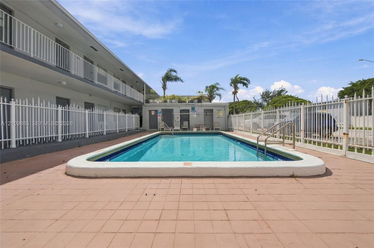 1921 SW 69th Ave , Unit 209, Pembroke Pines, FL 33023 Photo