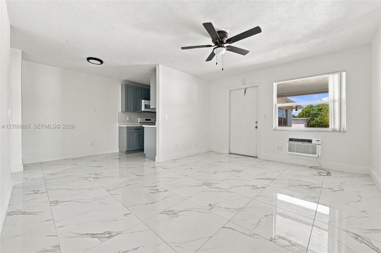 1921 SW 69th Ave , Unit 209, Pembroke Pines, FL 33023 Photo