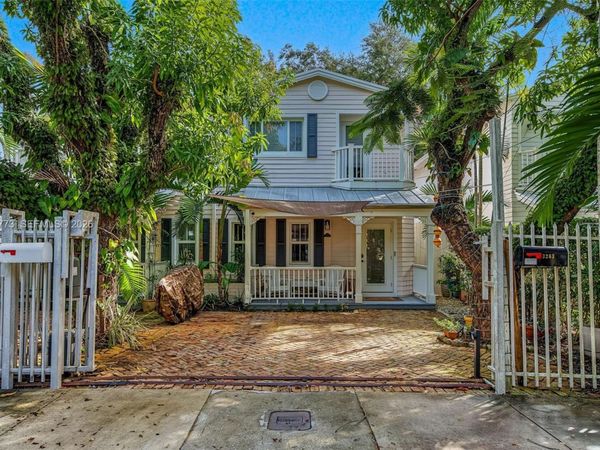 3263 Gifford Ln, Unit 3263, Miami, FL 33133