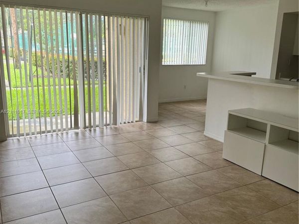 2600 S University Dr , Unit 104, Davie, FL 33328