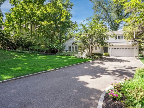 18 Hampton Road , Port Washington, NY 11050