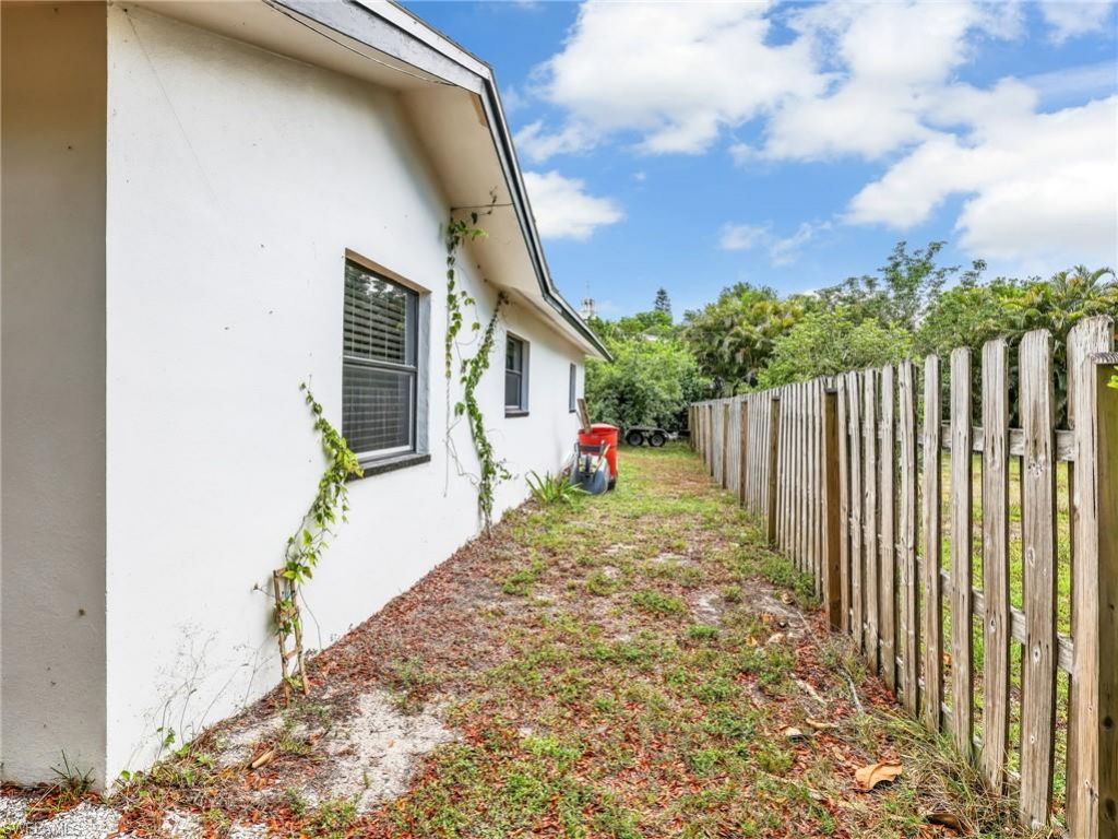 1404 Santa Barbara Ave , Fort Myers, FL 33901 Photo