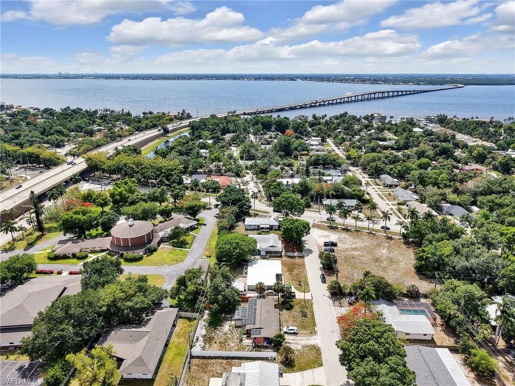 1404 Santa Barbara Ave , Fort Myers, FL 33901 Photo