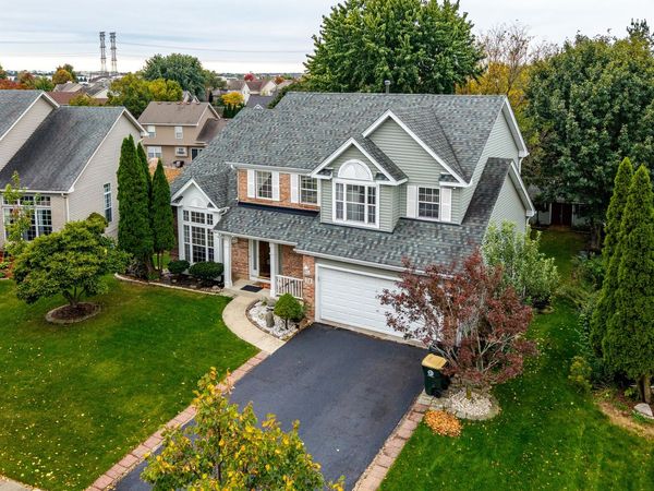 74 White Oak Drive , North Aurora, IL 60542