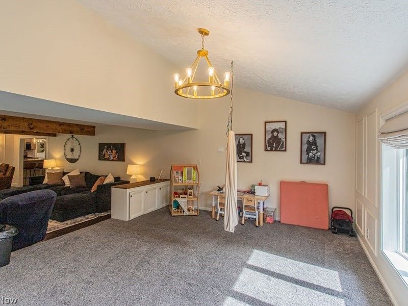 1805 Stonehenge Avenue NE, Warren, OH 44483 Photo 12